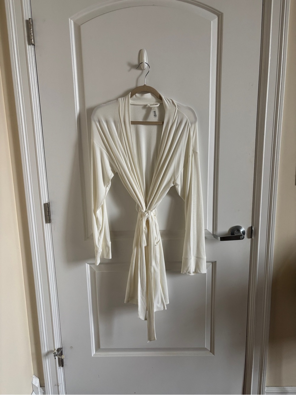 Skims White Robe - Picture 5 of 10